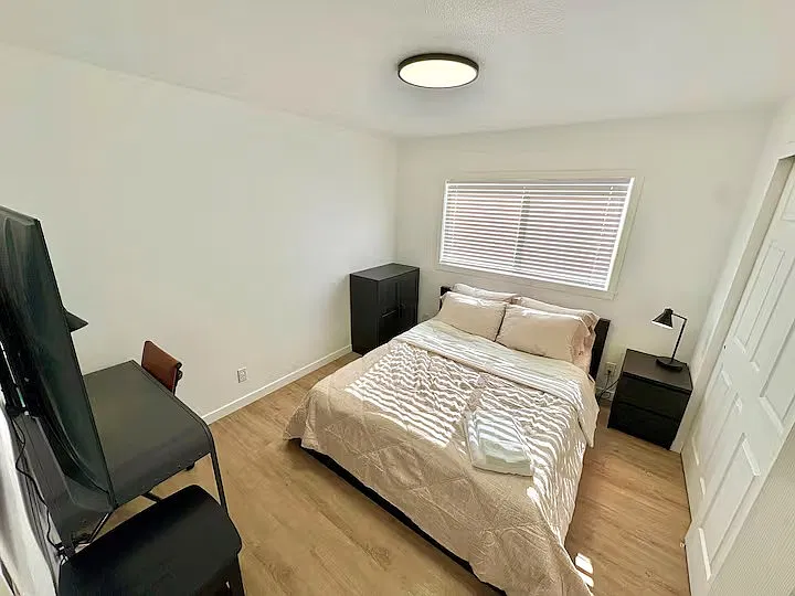 1 bed, 3895 sqft, $1,500 — Photo 1