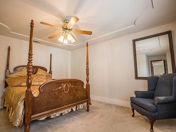 3rd image of 5704 W Prospect Dr