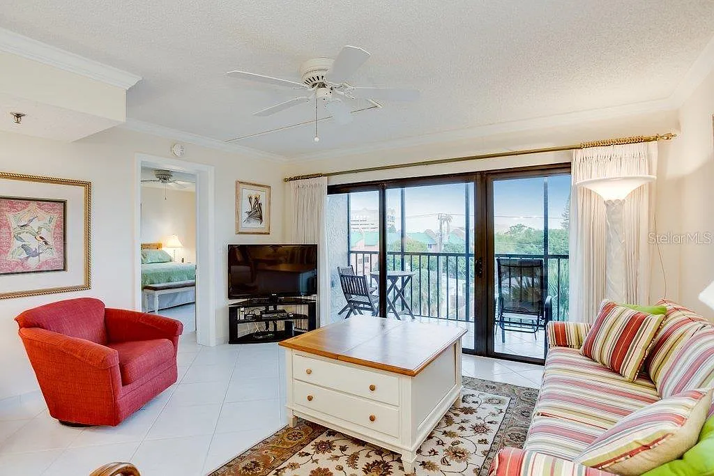 1 bed, 1.5 bath, 813 sqft, $2,975 — Photo 3