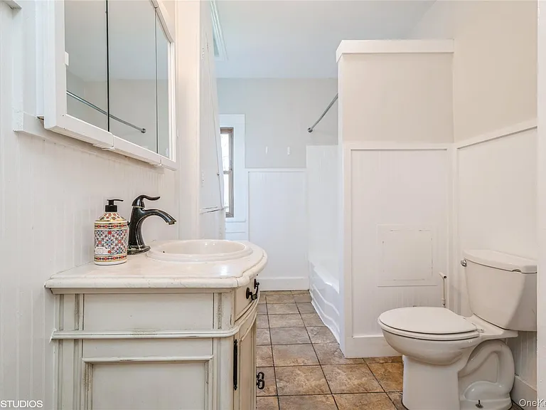 1392 Kings Hwy — Photo 17