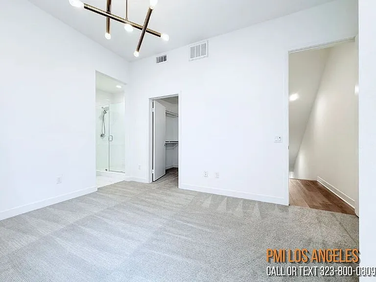 10917 1/2 Otsego St — Photo 31