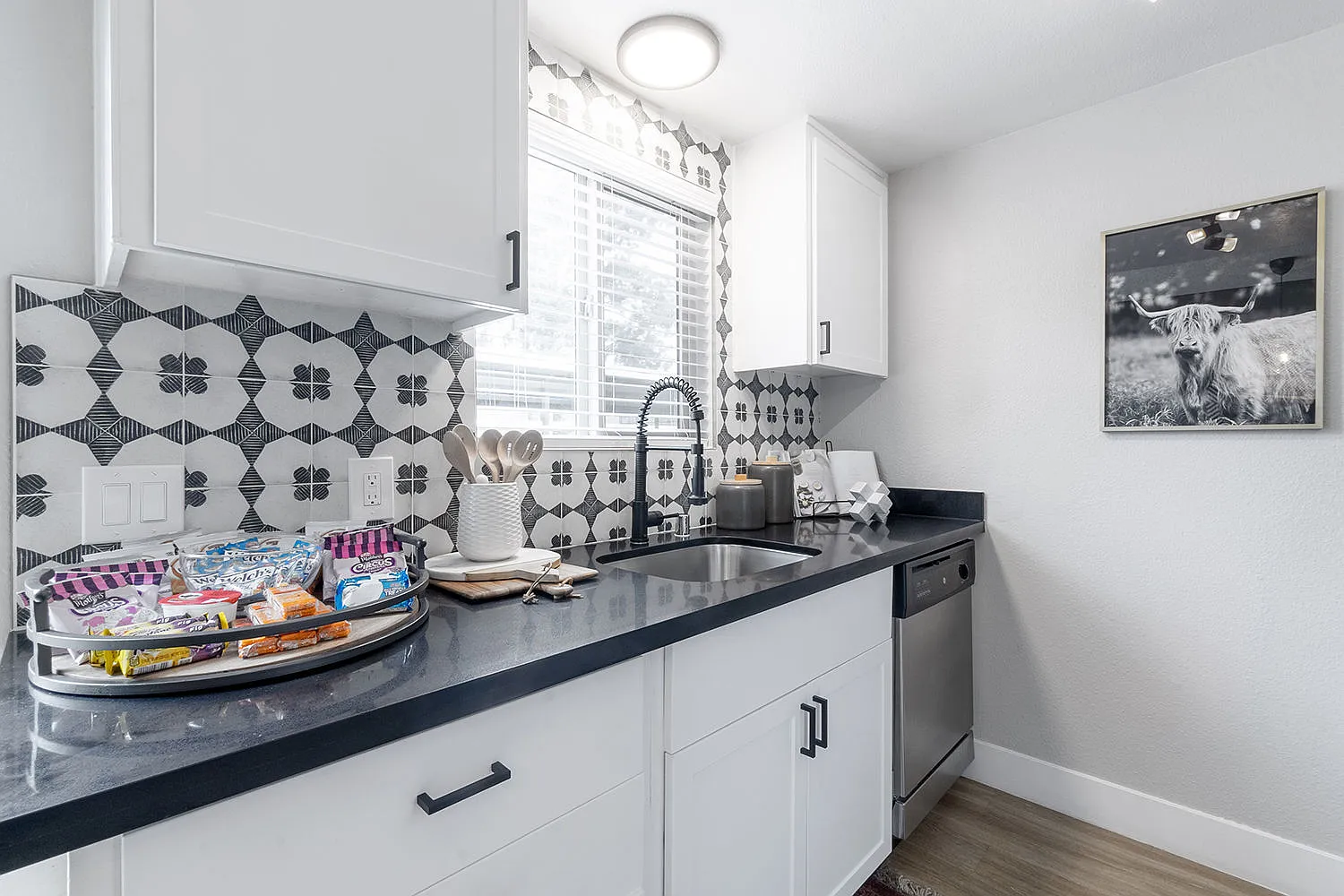 The Luxe Apartments — Photo 3