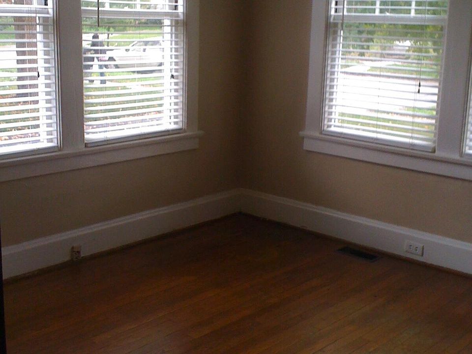 2nd image of 337 Irvine Rd APT 1
