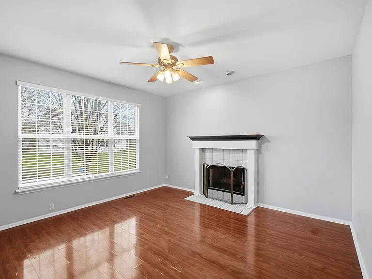 512 Normandy Ln — Photo 9
