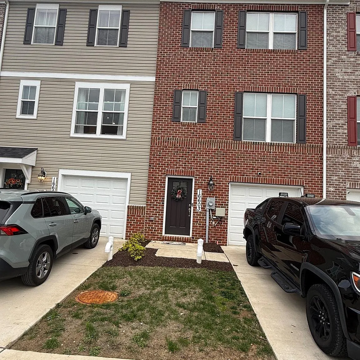 3 bed, 4.0 bath, 1600 sqft, $3,500 — Photo 2