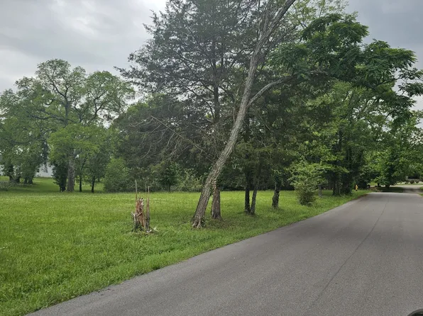 194 Cranwill Dr, Hendersonville, TN 37075