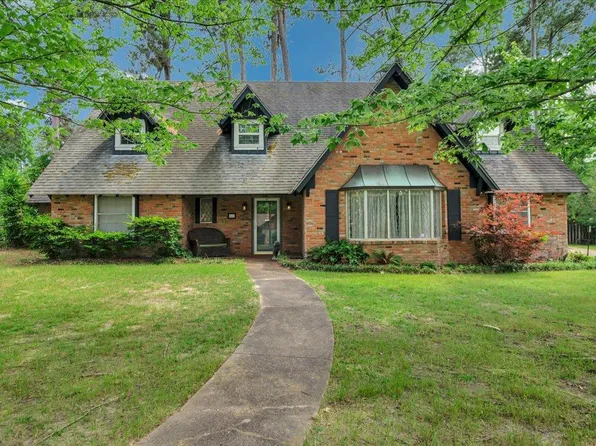 805 Spring Valley Dr, Nacogdoches, TX 75964