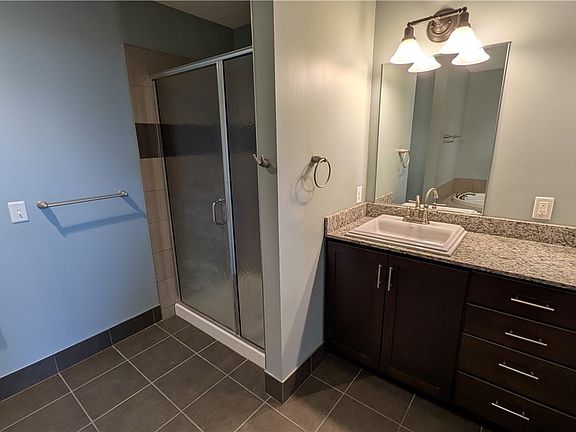 4th image of 149 Swan St #404