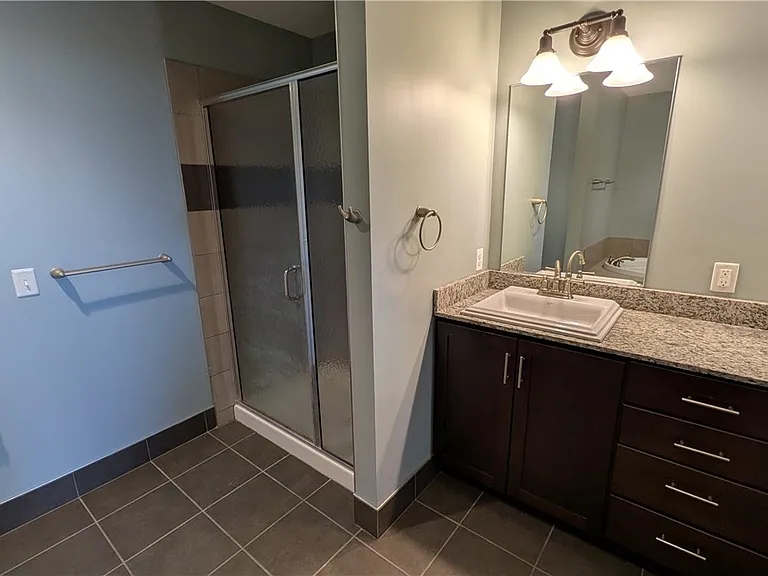 149 Swan St #404 — Photo 4