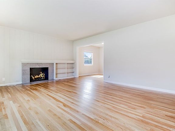 5th image of 544 W Comstock Ave
