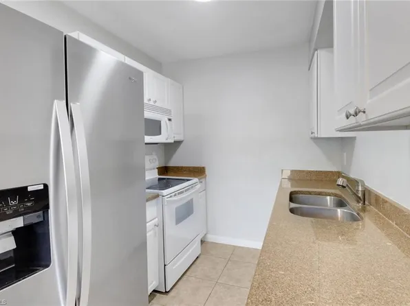 4635 Bayshore DR #P4, NAPLES, FL 34112