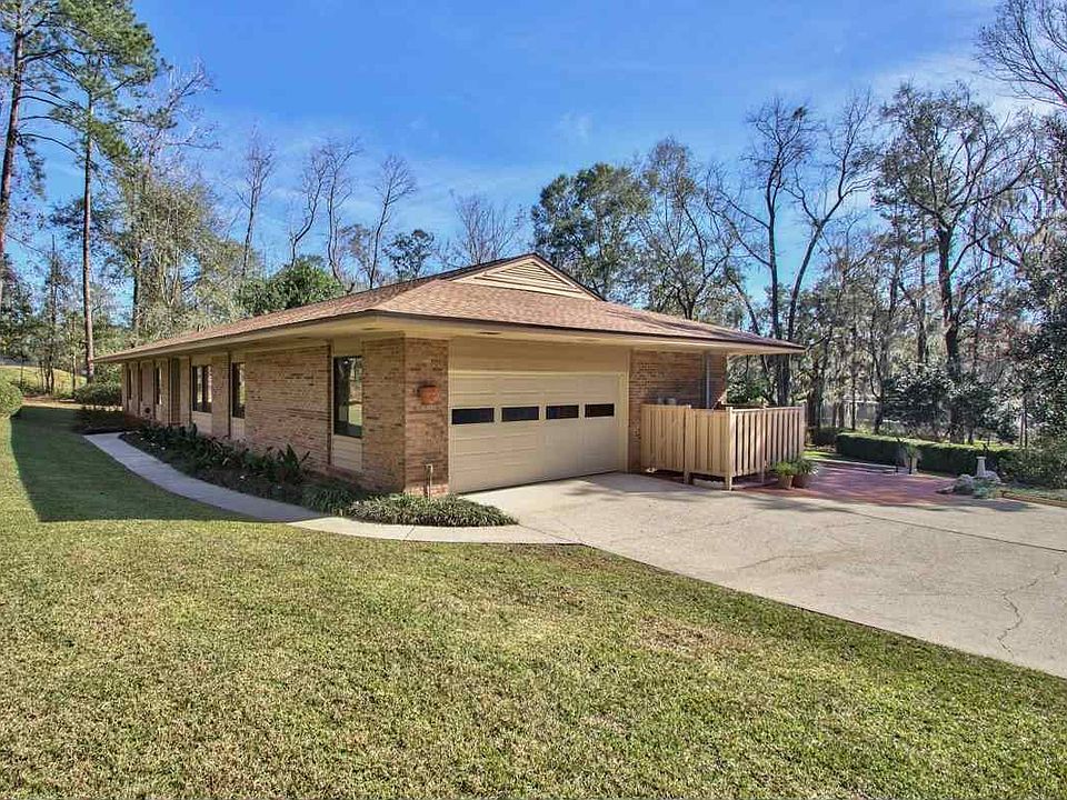 1st image of 3249 Heather Hill Ln