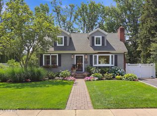 96 Lake Shore Dr, Red Bank, NJ 07701