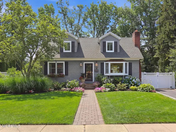 96 Lake Shore Dr, Red Bank, NJ 07701