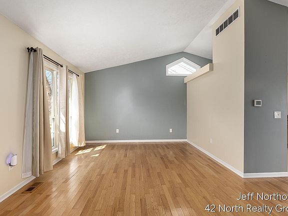 4th image of 3695 S Falling Leaf Dr SE