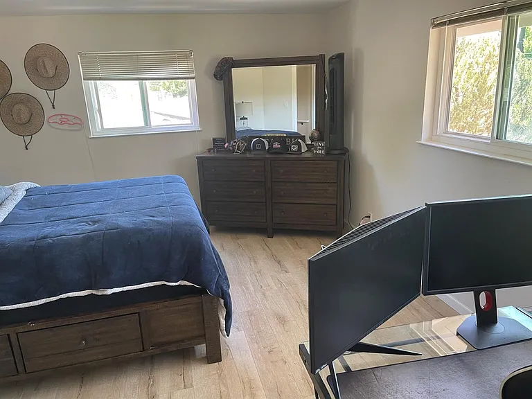 7855 Greenridge Way — Photo 8