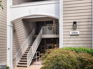 1700 Lake Shore Crest Dr APT 24, Reston, VA 20190