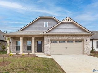 9537 Hampton Oak Dr, Owens Cross Roads, AL 35763