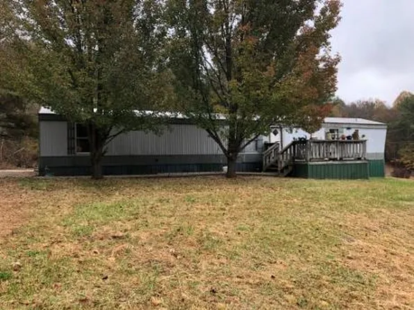 267 Weddle St, Hillsville, VA 24343