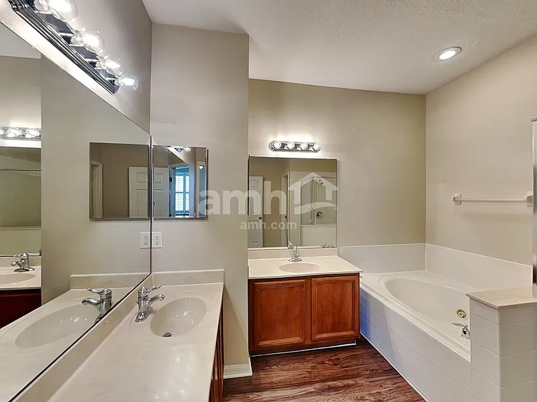 2750 Eagle Glen Cir — Photo 12