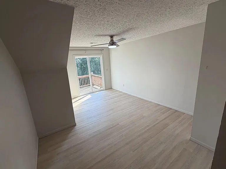1 bed, 1.0 bath, $625 — Photo 5