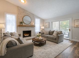 1042 E Circle Dr, Wayzata, MN 55391