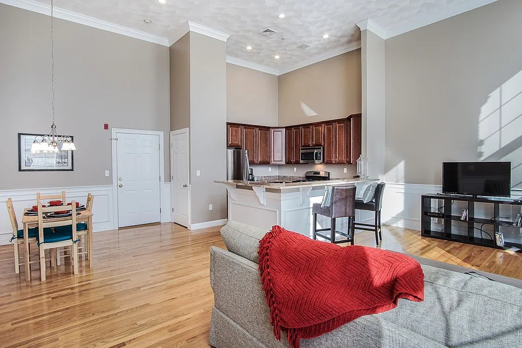 2 bed, 1296 sqft, $3,300 — Photo 2