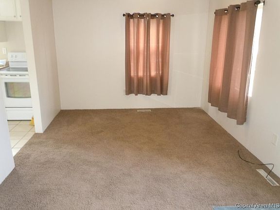 4th image of 220 E Broadway St
