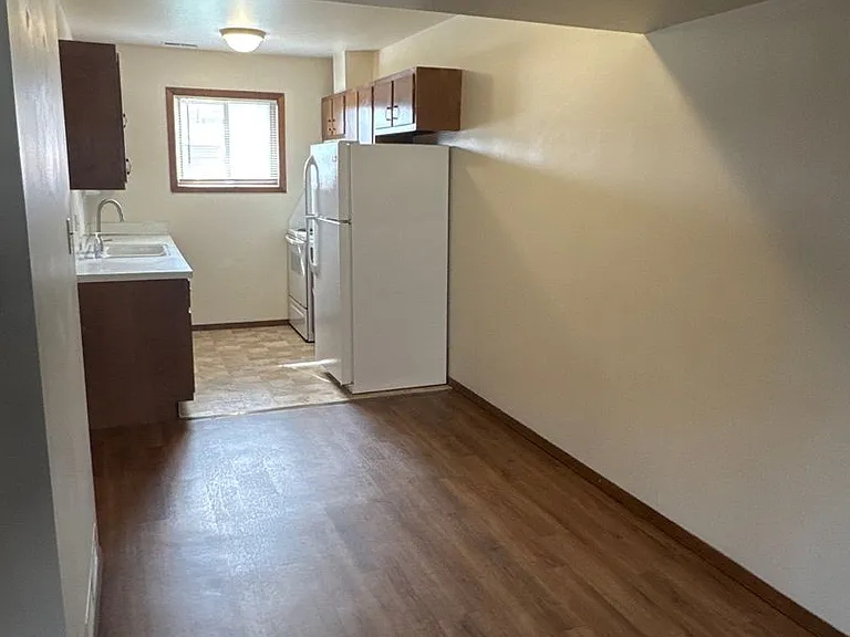 3010 Park Lane Dr — Photo 5