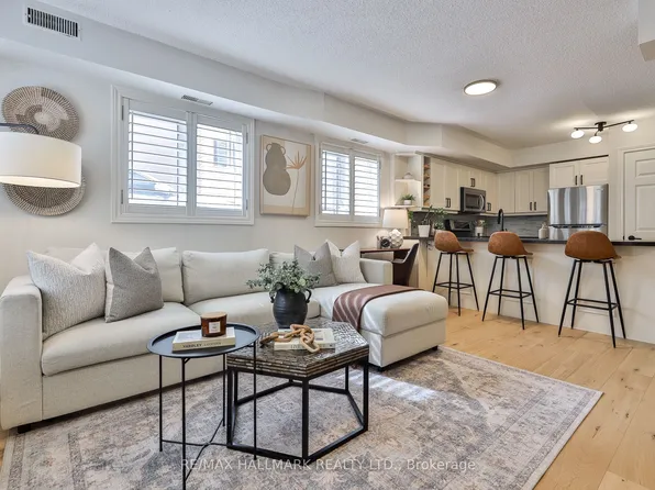 208 Niagara St #59, Toronto, ON M6J 3W5