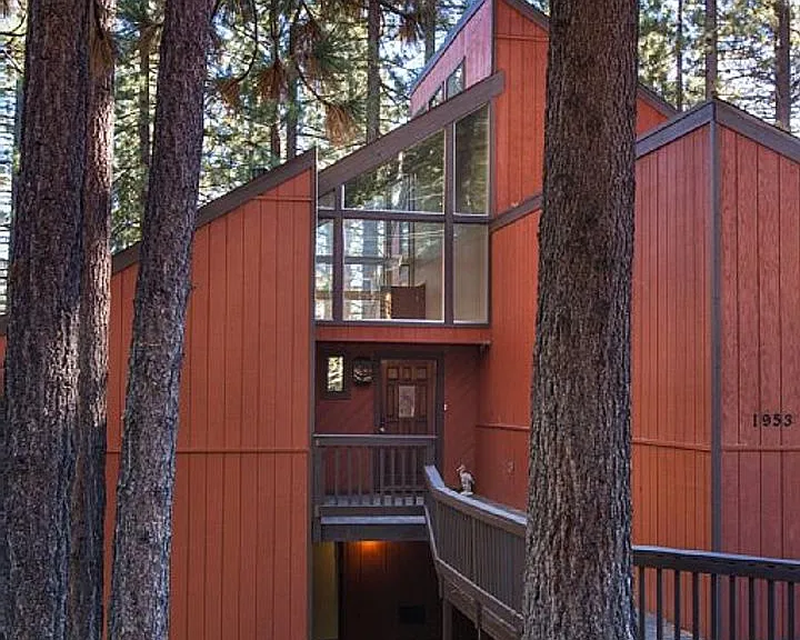 1953 N Upper Truckee Rd — Photo 2