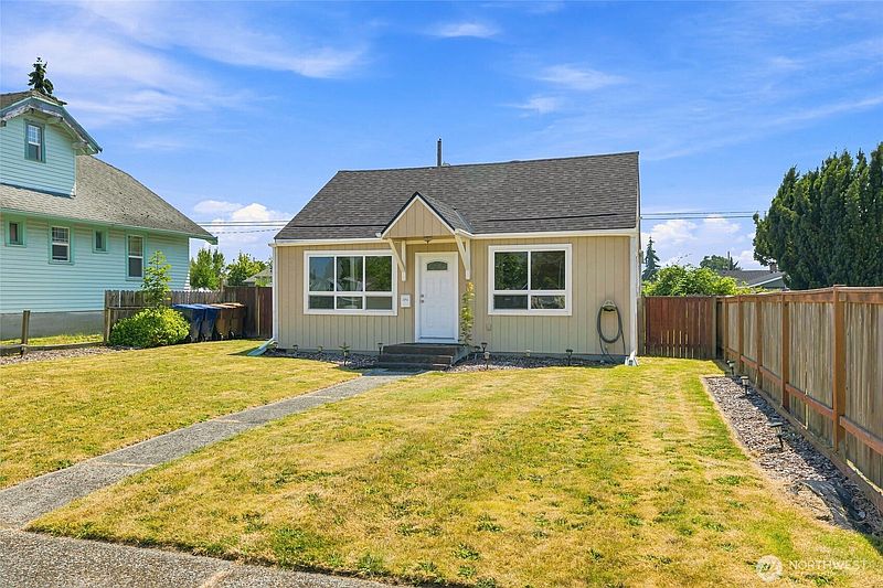 3rd image of 1016 E 61st Street