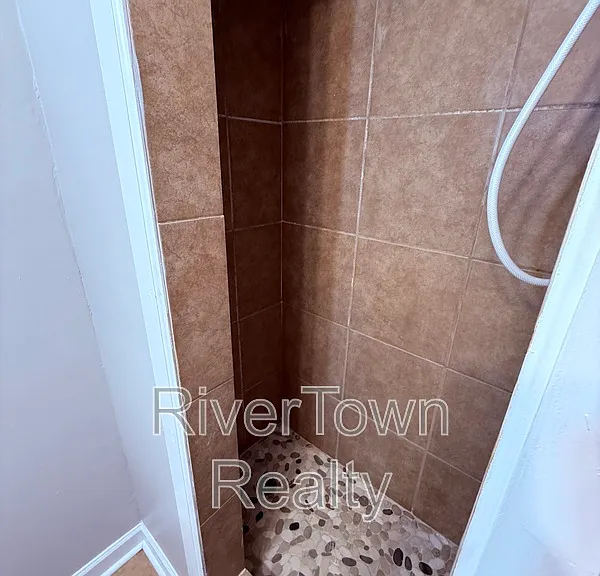 4406 Ferndale Rd — Photo 16