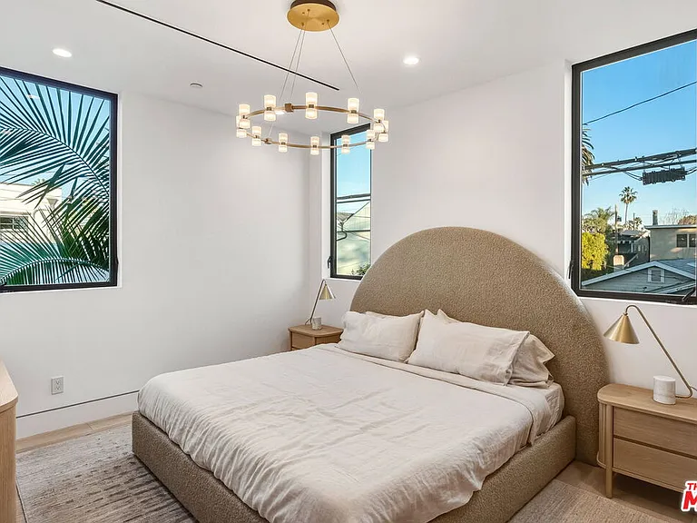 738 Palms Blvd — Photo 35