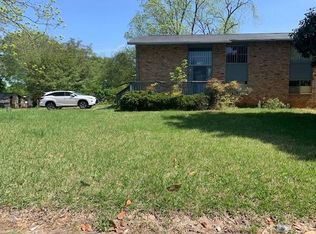 667 Roxbury Dr, Riverdale, GA 30274