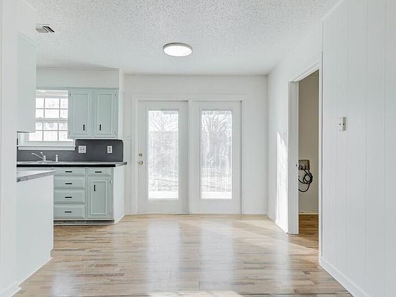 3rd image of 2127 74th St