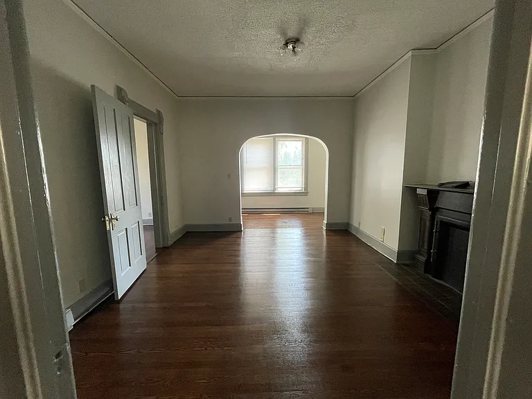 2033 N Cambridge Ave #2 — Photo 2