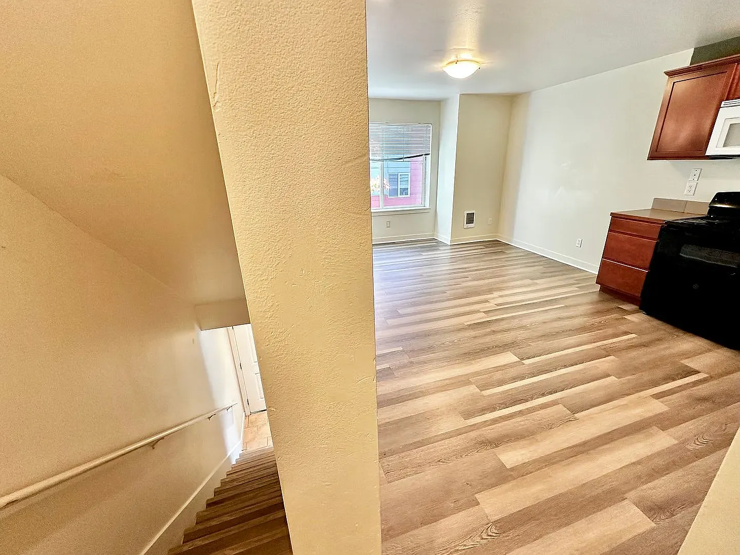 4218 Pasadena Pl NE — Photo 3