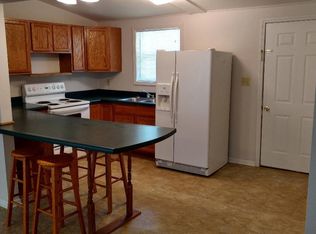 713 Plum St #B, Wamego, KS 66547