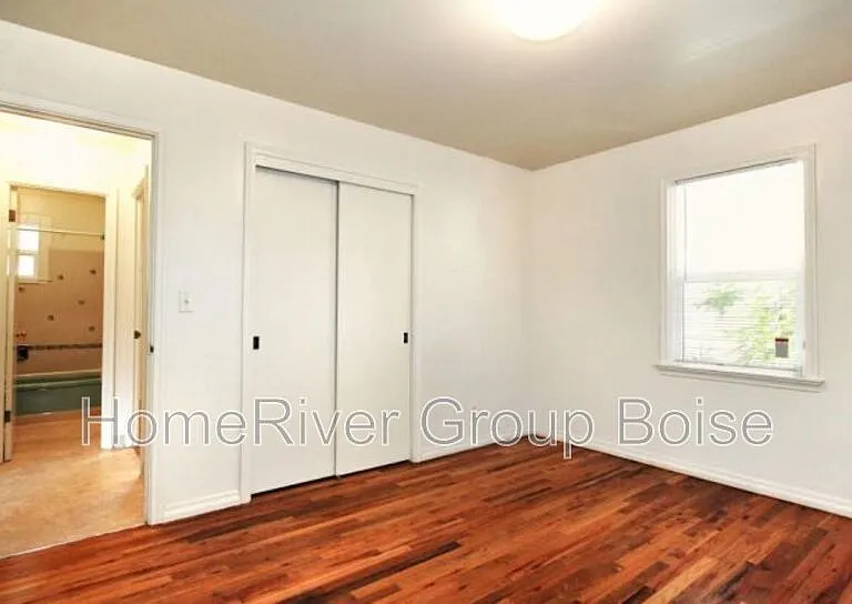 2201 W Dorian St — Photo 10