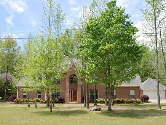 1st image of 115 Bent Creek Dr