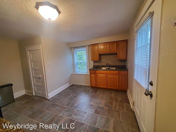 4th image of 2337 Highland Ave #2