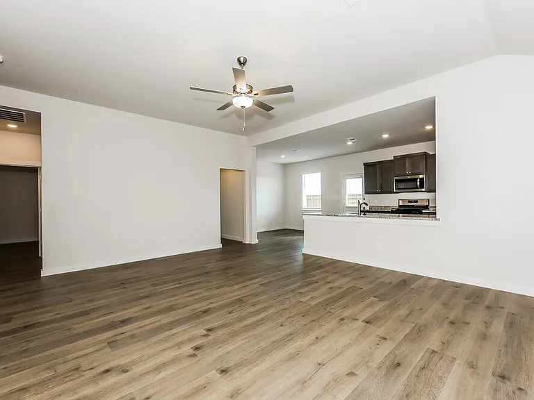 313 Patton Ln — Photo 5
