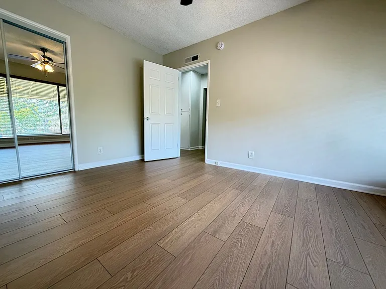 1031 N Ogden Dr — Photo 6