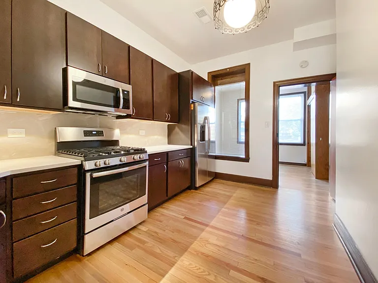 1012 W Armitage Ave #1 — Photo 2