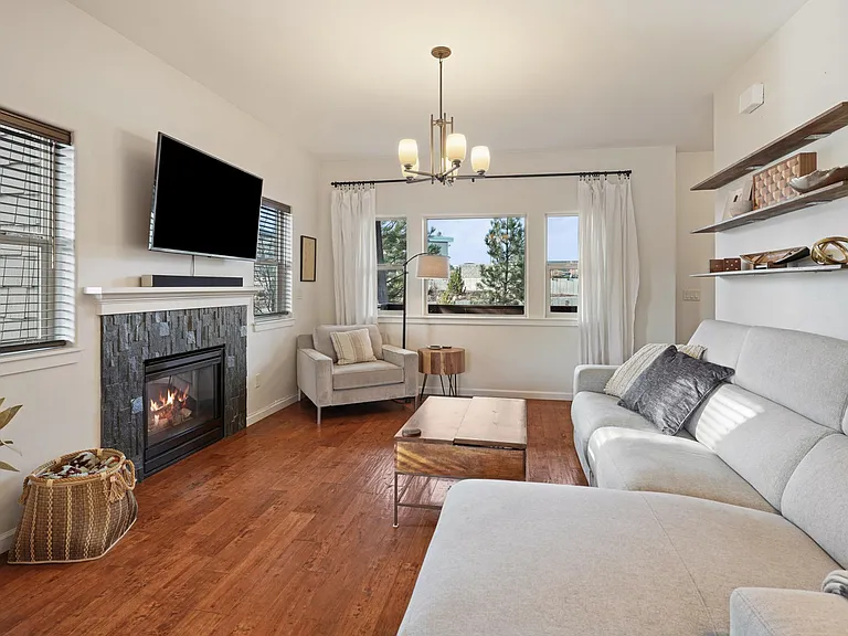 662 NW Mount Washington Dr — Photo 6