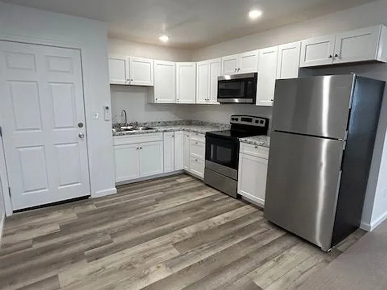 400 E James Dr #5 — Photo 1