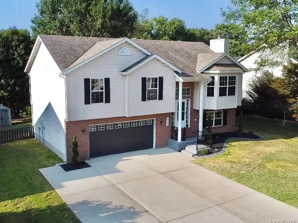 929 Carla Dr, Troy, IL 62294