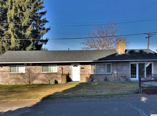112 Sunset Way, Zillah, WA 98953