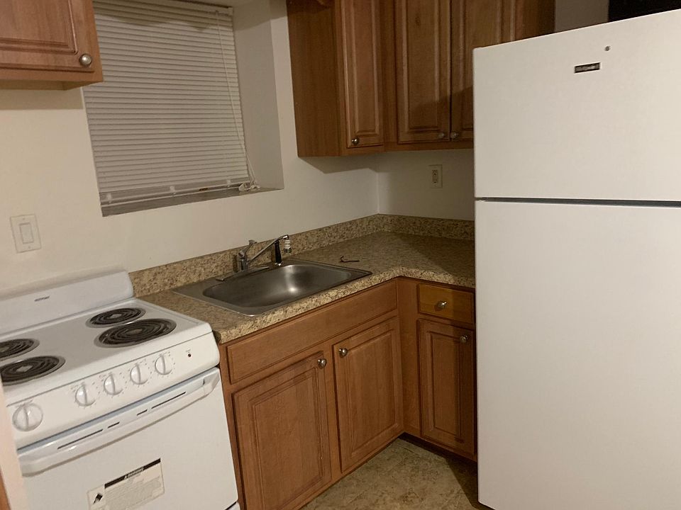 1st image of 218 Holland Ave